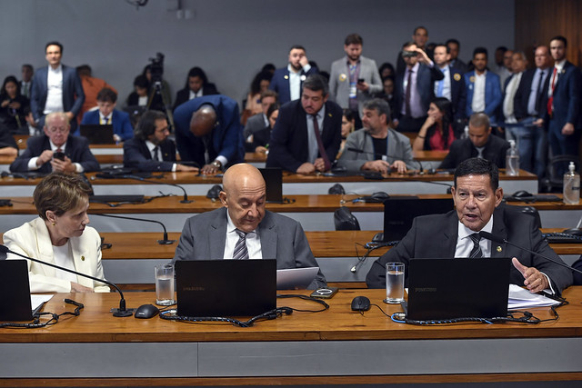 Comissão do Senado aprova afrouxar licenciamento ambiental