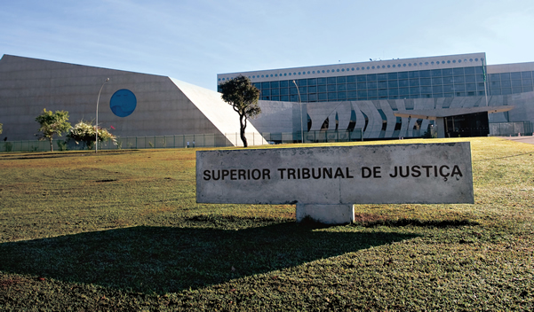 STJ autoriza mudança de registro civil para gênero neutro