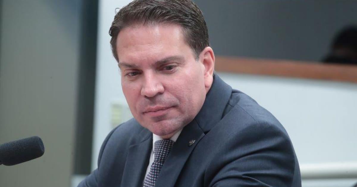 STF oficializa suspensão de parte da ação penal contra Ramagem