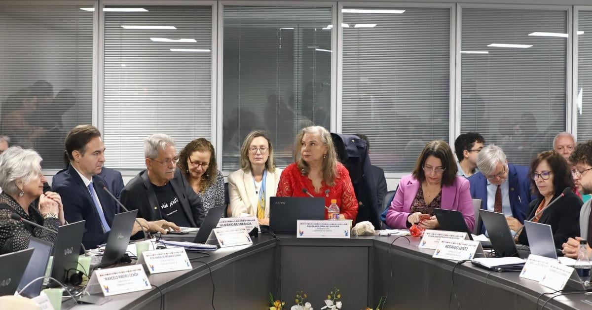 Comissão de Anistia reconhece 45 anistiadas e anistiados políticos