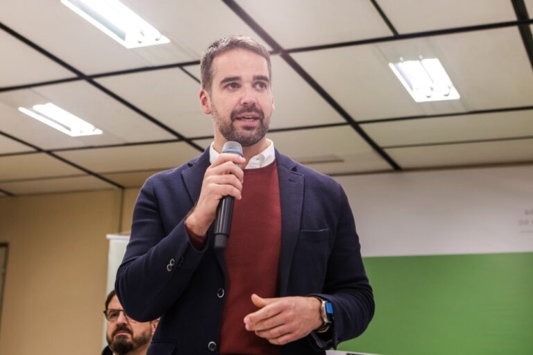 Leite diz que PSDB está ‘deixando de existir’ por casamento com Podemos
