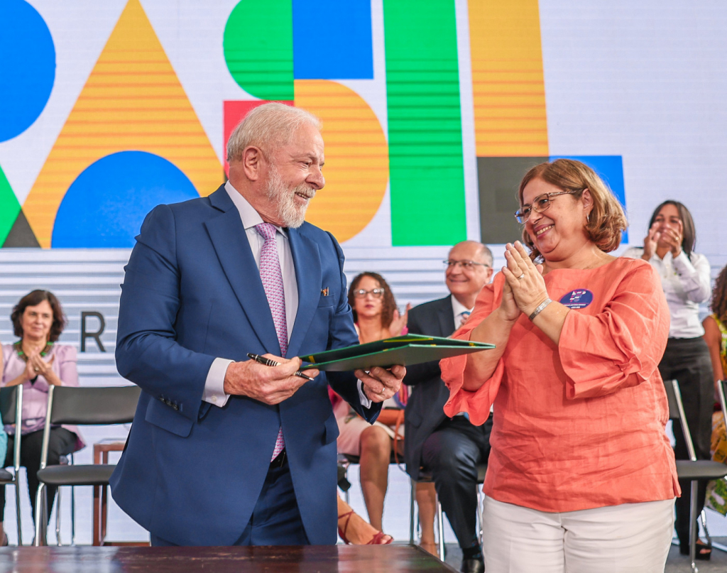 Lula deve substituir Cida Gonçalves no Ministério das Mulheres