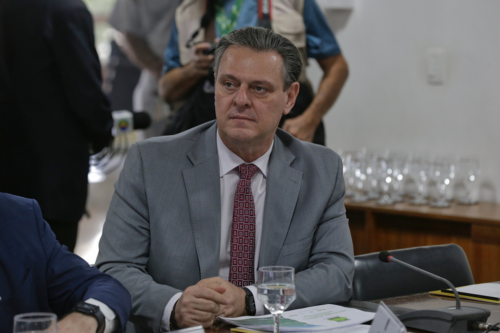China suspende importação de carne de frango do Brasil após primeiro caso de gripe aviária em granja comercial