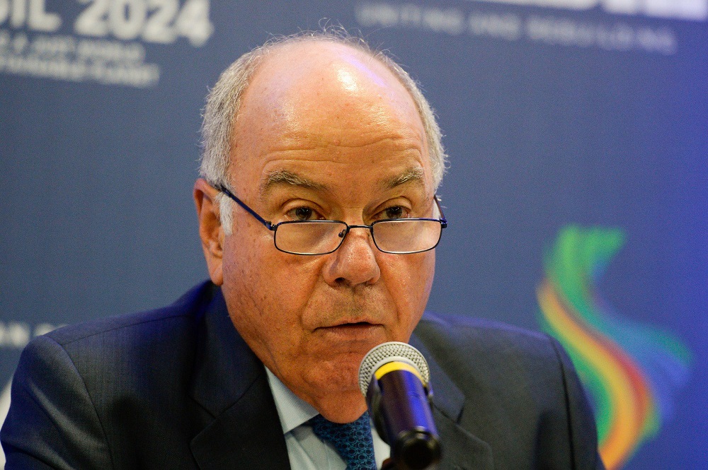 Mauro Vieira diz que governo Lula não fez convite à China para tratar regulação do TikTok