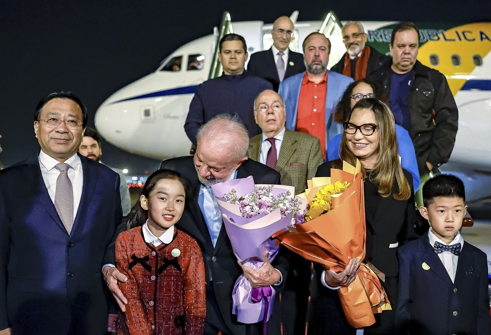 Após visita à Rússia, Lula chega à China para fortalecer parcerias comerciais e cooperação bilateral