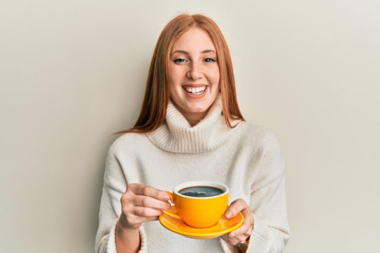 6 dicas para consumir o café sem prejudicar os dentes