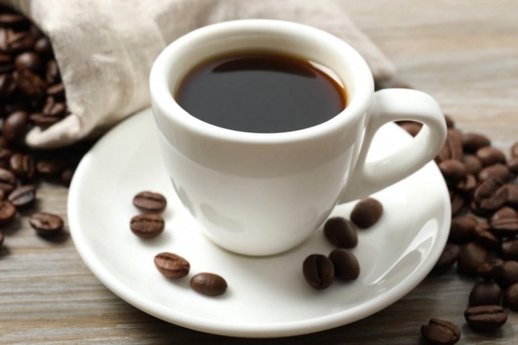 8 benefícios e pontos negativos do café para a saúde