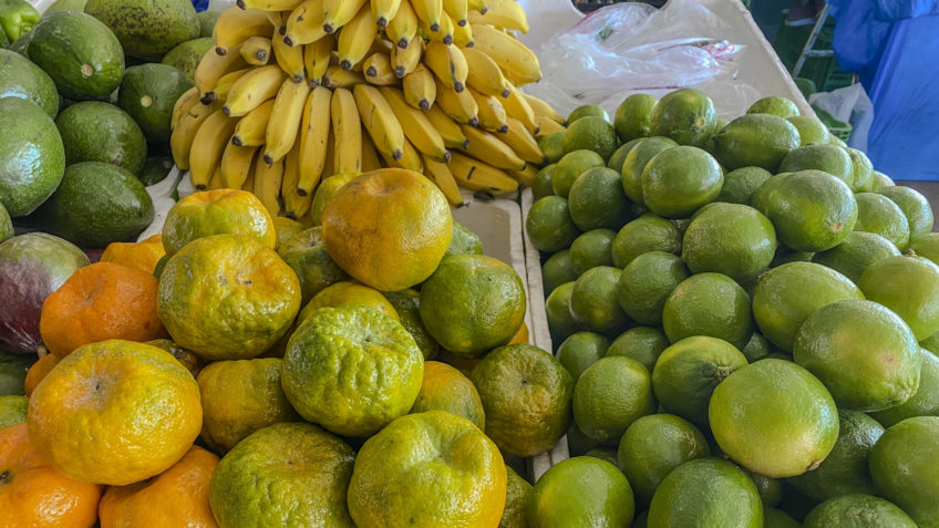 Custo de cesta básica para uma pessoa chega a R$ 432 em abril