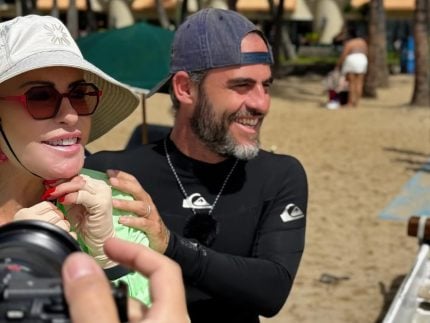 Ana Maria Braga comemora aniversário do filho galã com cliques raros e declaração