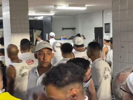 Grupo tenta invadir sala de imprensa do Santos após empate pela Copa do Brasil