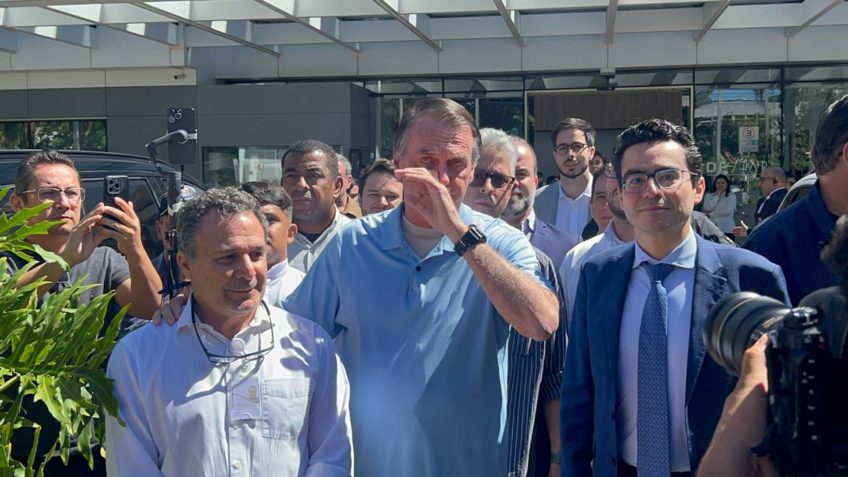 Bolsonaro chora ao pedir por anistia de apoiadores do 8 de janeiro