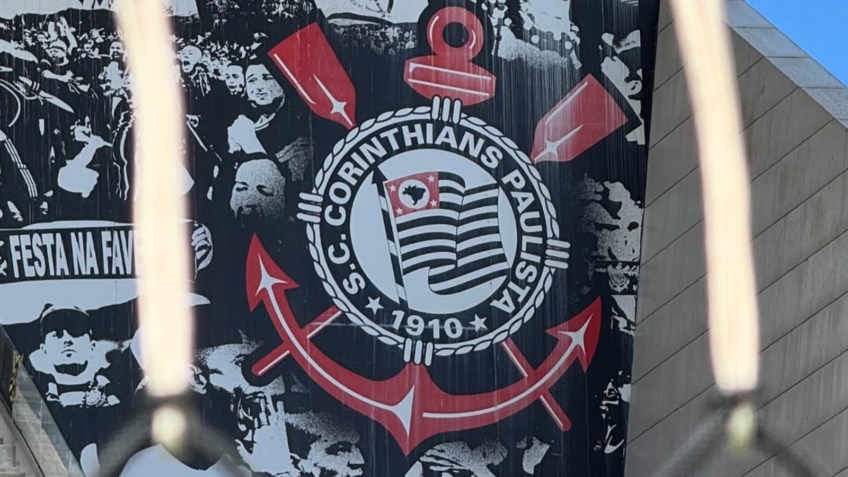 Associados do Corinthians organizam protesto por reforma no estatuto