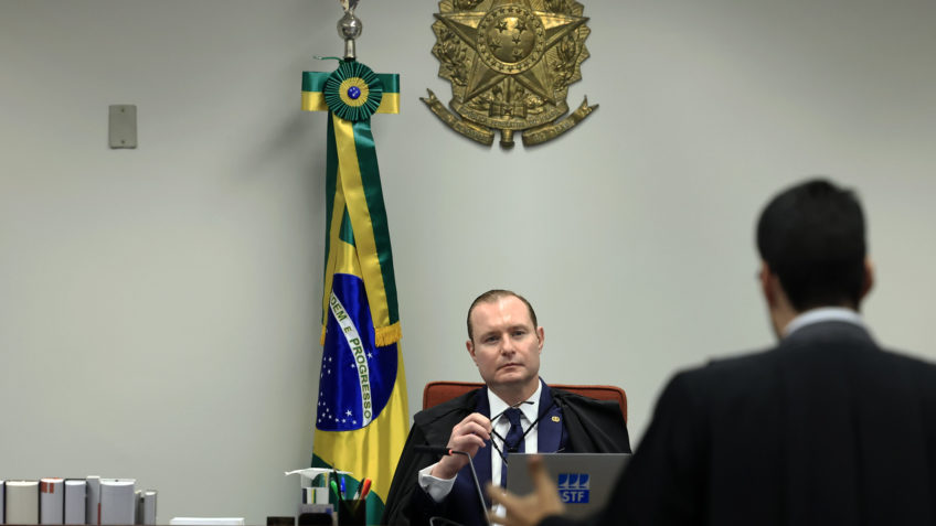 Zanin vota por suspensão parcial de ação contra Ramagem