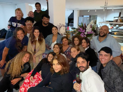 Preta Gil reúne amigos antes de viajar para continuar tratamento nos Estados Unidos