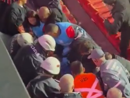 Placa de ferro cai no Morumbis e fere torcedores após gol do São Paulo