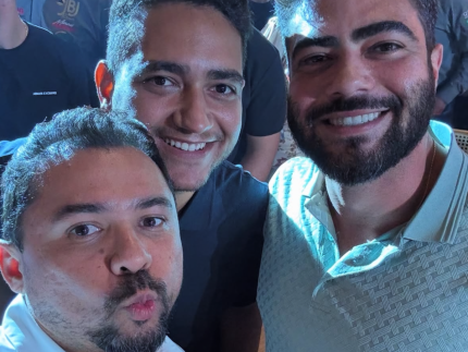 Xand diz que Henrique é o “terror da mulher casada” e cantor dispara: “Da minha”