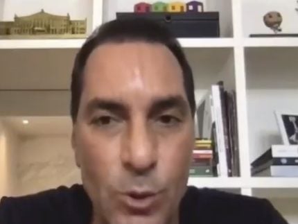 Que gafe! Edmundo confessa traição à esposa ao vivo durante provocação a Pedrinho
