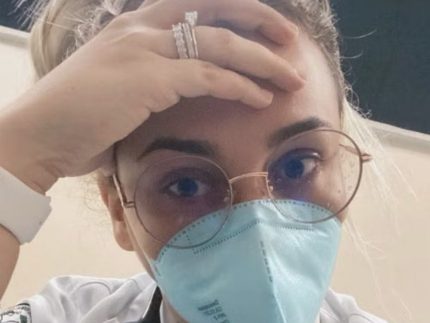 Falsa médica cardiologista infantil é presa após enganar hospitais em Manaus