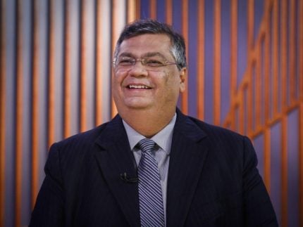 Flávio Dino ironiza ofensa recebida no STF e diverte colegas: “Rocambole do inferno”