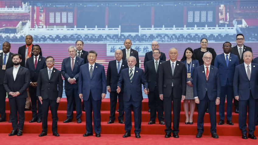 China reforça laços com América Latina em reação aos EUA