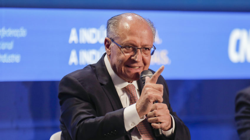 Democracia está em perigo, diz Geraldo Alckmin