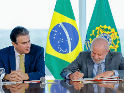 Governo proíbe ensino a distância para graduações em direito e na área da saúde