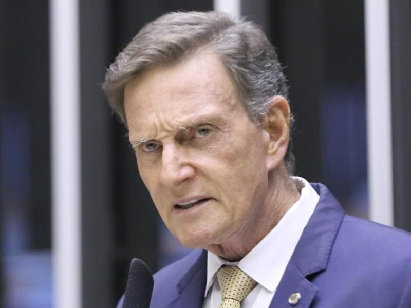 Justiça bloqueia bens de Marcelo Crivella por suspeita de improbidade