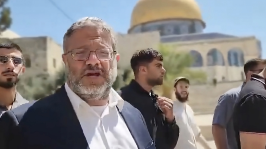 Israel invade celas de palestinos que comemoraram ataque iraniano