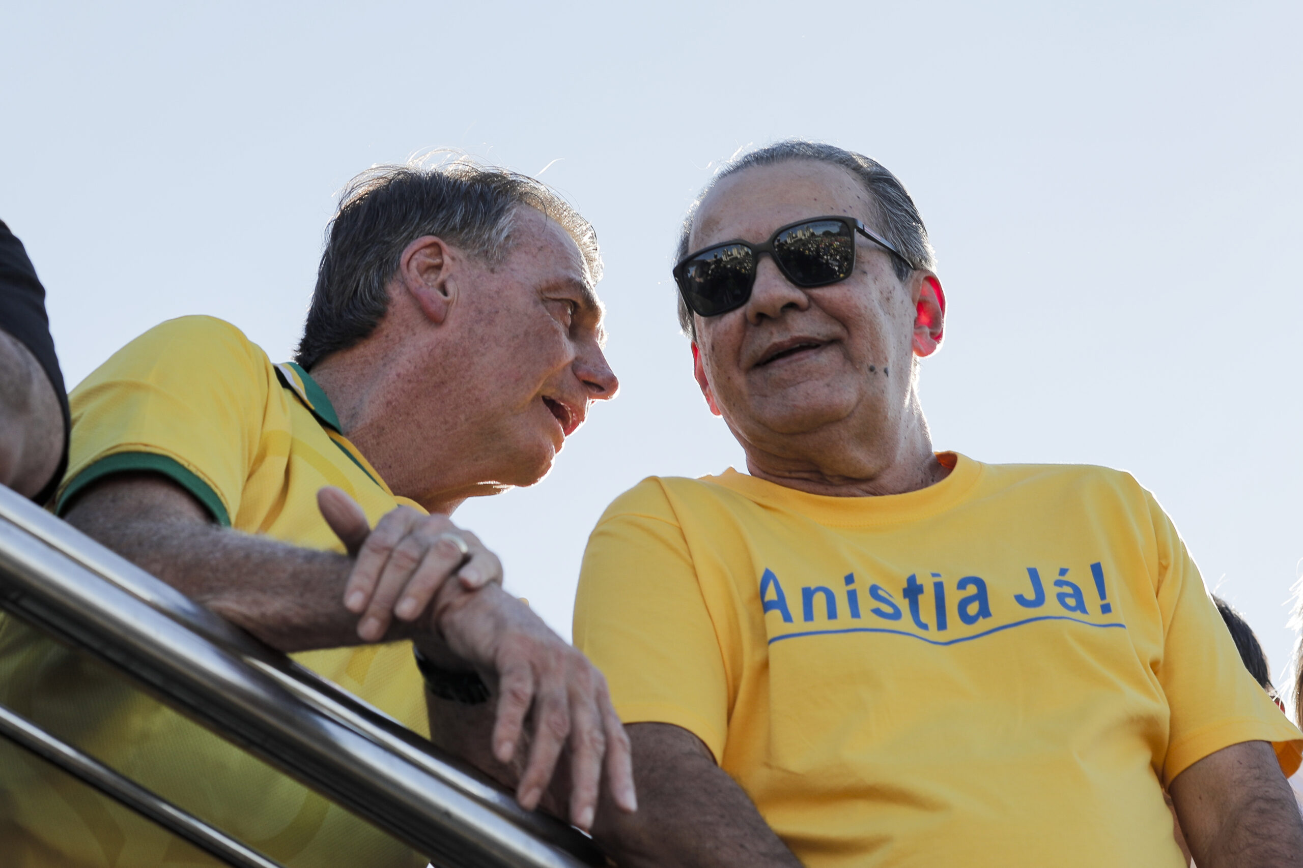 Bolsonaristas criticam articulação de Temer por candidato de direita