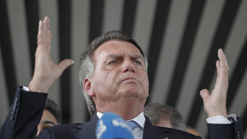 Bolsonaro acompanha depoimento de testemunhas de tentativa de golpe