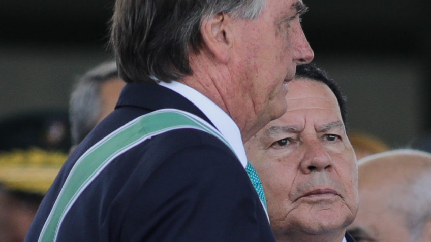 Mourão diz que Bolsonaro estava “abatido” após derrota em 2022