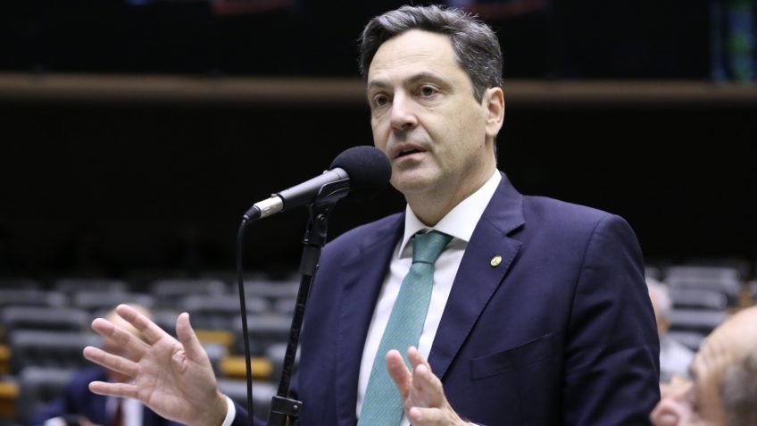 Deputado do PL cobra Itamaraty por fraude em exportações da Venezuela