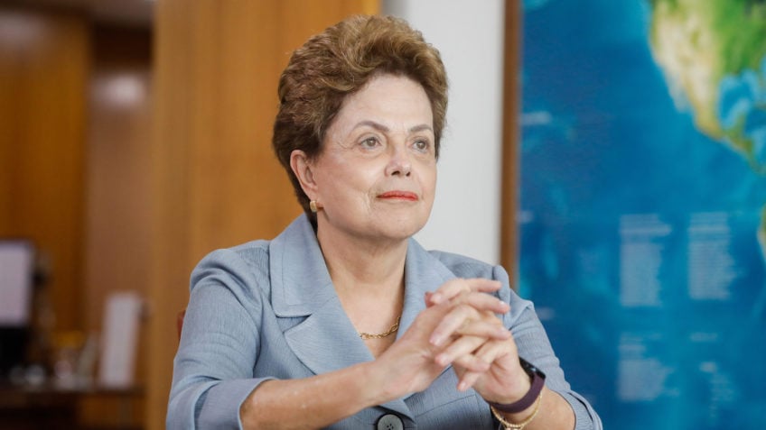 Governo Lula concede anistia a Dilma e dá indenização de R$ 100 mil