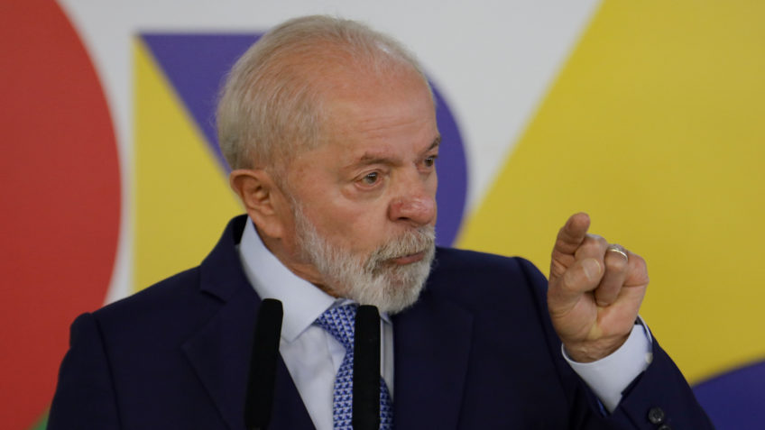 Lula manda Planalto dizer que Castelo Branco deu golpe