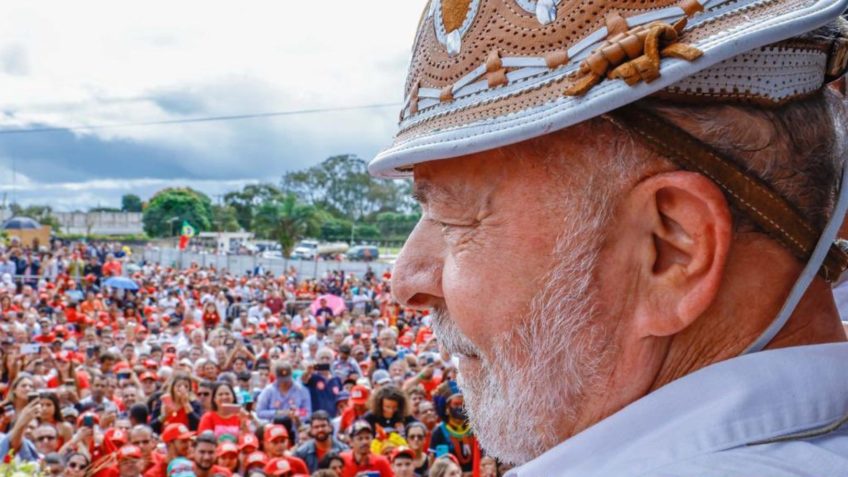 Lula visita estação de bombeamento em Pernambuco