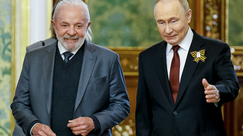 Em telefonema, Lula pede para Putin se reunir com Zelensky