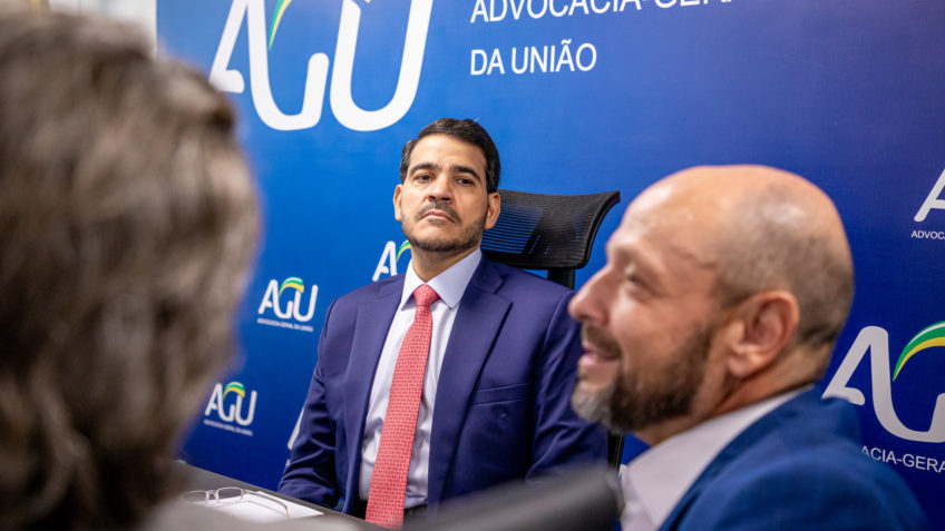 AGU e INSS anunciam ações contra entidades por descontos ilegais