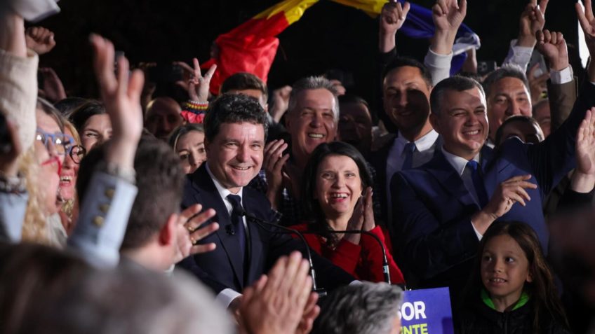 Prefeito derrota a extrema-direita e vence eleições