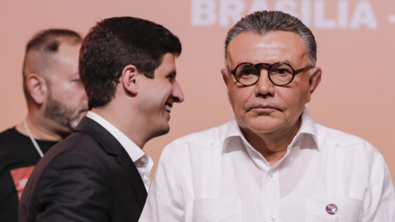 Siqueira diz que assumiu o PSB em seu momento mais difícil