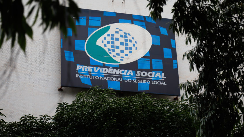 INSS diz que informará afetados por fraudes em 13 de maio
