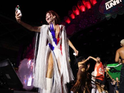 “Farofa da Cunhã”: Gkay é aclamada no palco do Festival da Cunhã, em Manaus
