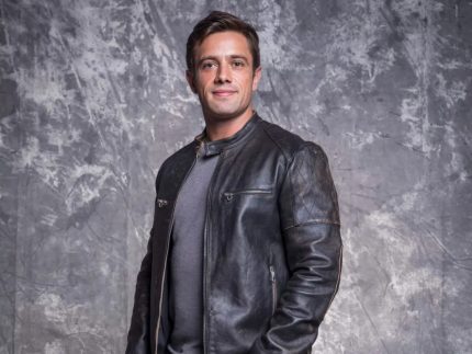 Rafael Cardoso beijou atriz com mau hálito em novela: “Parecia um bicho morto”