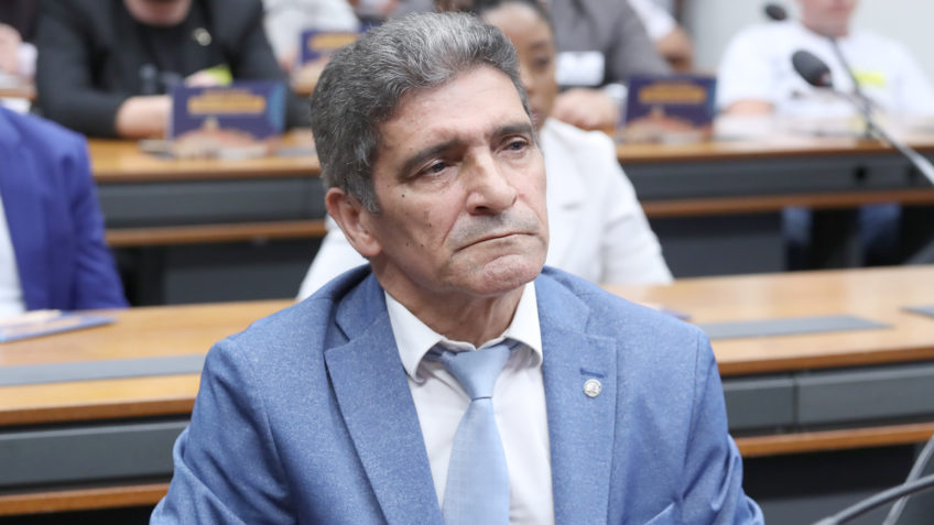 Congressistas tentaram manter controle sindical do cadastro rural
