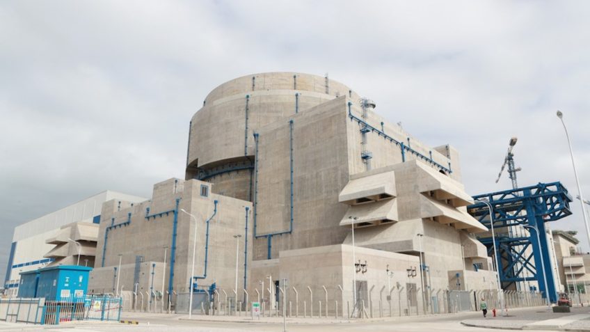 China faz reabastecimento inédito de reator nuclear com tório
