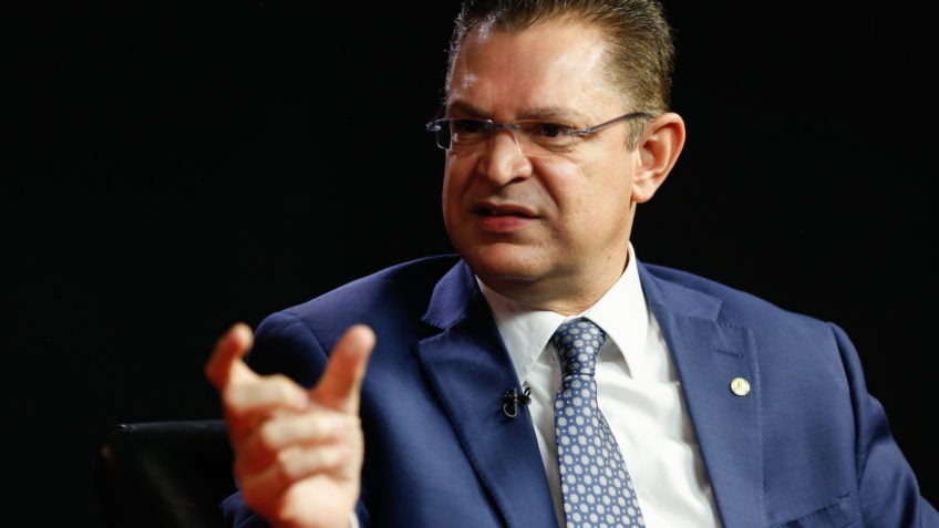 Sóstenes pede afastamento do ministro da Previdência à PGR