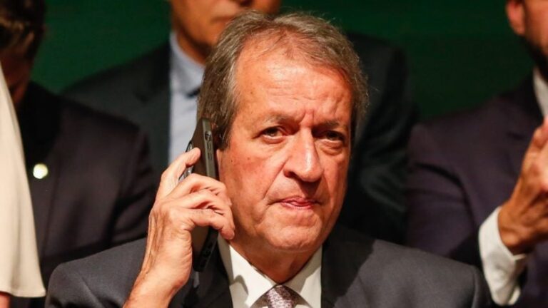 Eduardo Bolsonaro deve voltar ao Brasil em julho, diz Valdemar