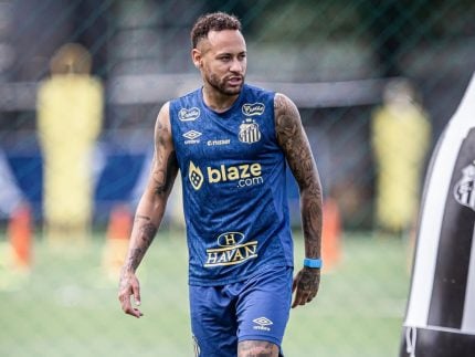 Neymar desabafa em live e diz ser criticado injustamente: “Não estão no meu dia a dia”