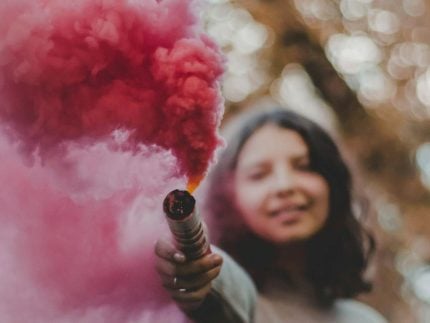 Se o Papa fosse mulher: ativistas protestam contra conclave só de homens em Roma