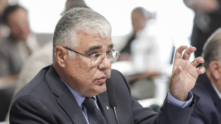 Senador reúne 28 assinaturas para CPI da CBF no Senado