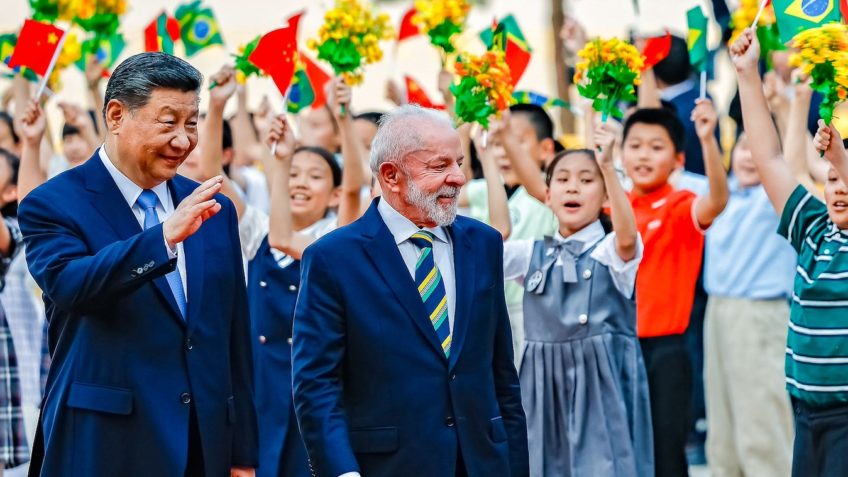 Não vivemos tempos pacíficos, diz presidente da China